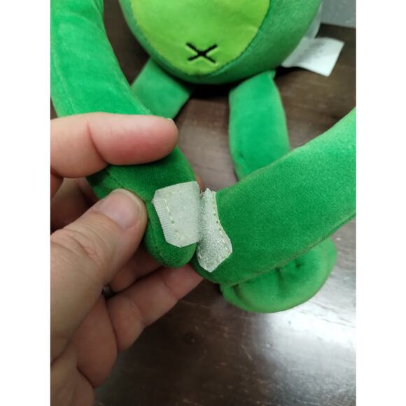 Squish Pals Nanco Green Frog Hook & Loop Hands Hugger Stuffed Animal Plush 13" - Picture 4 of 8